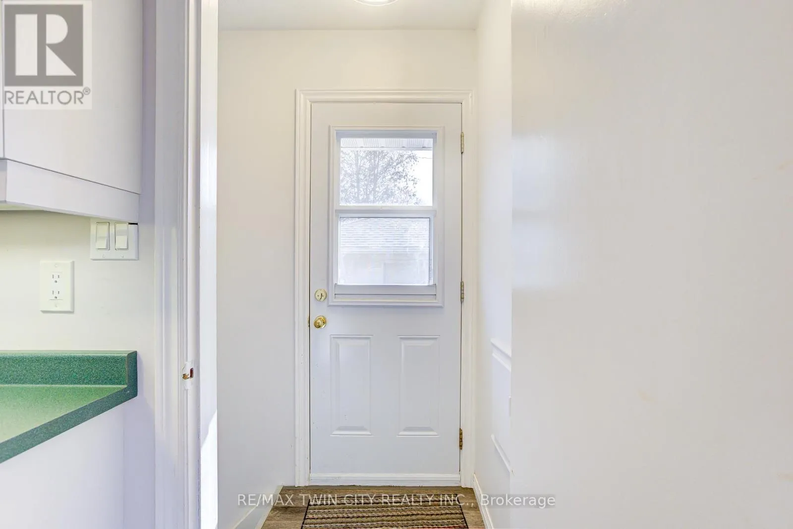 UPPER - 69 MAYWOOD ROAD