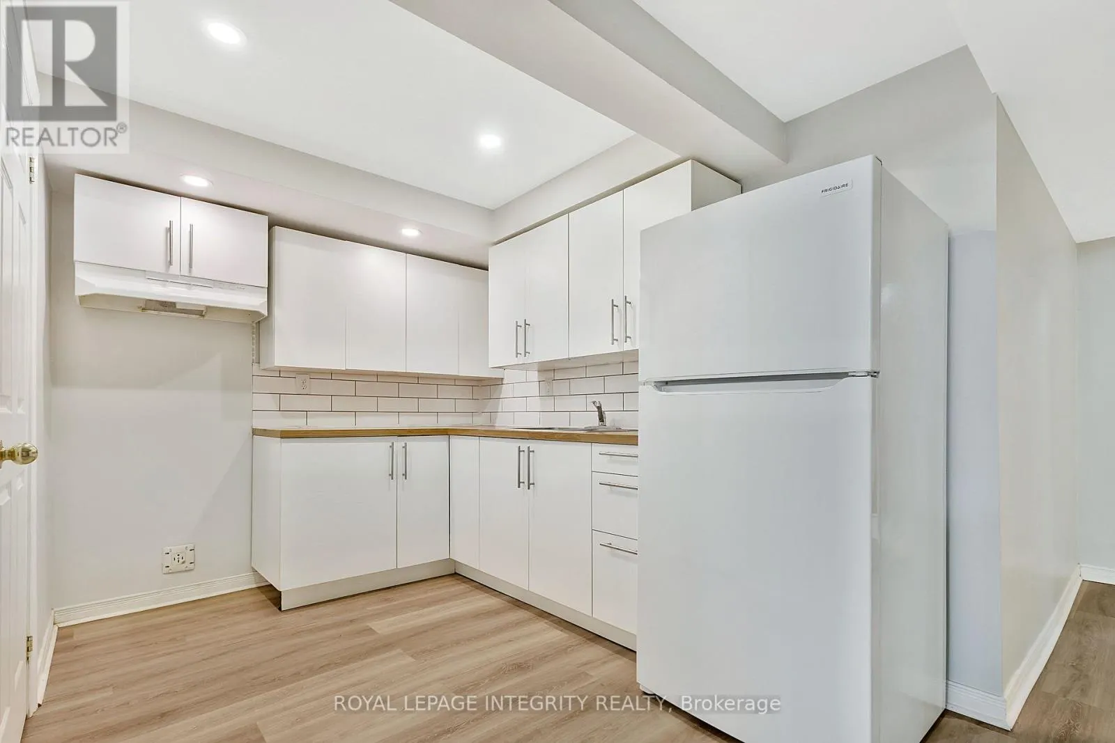 86 HAVENHURST CRESCENT