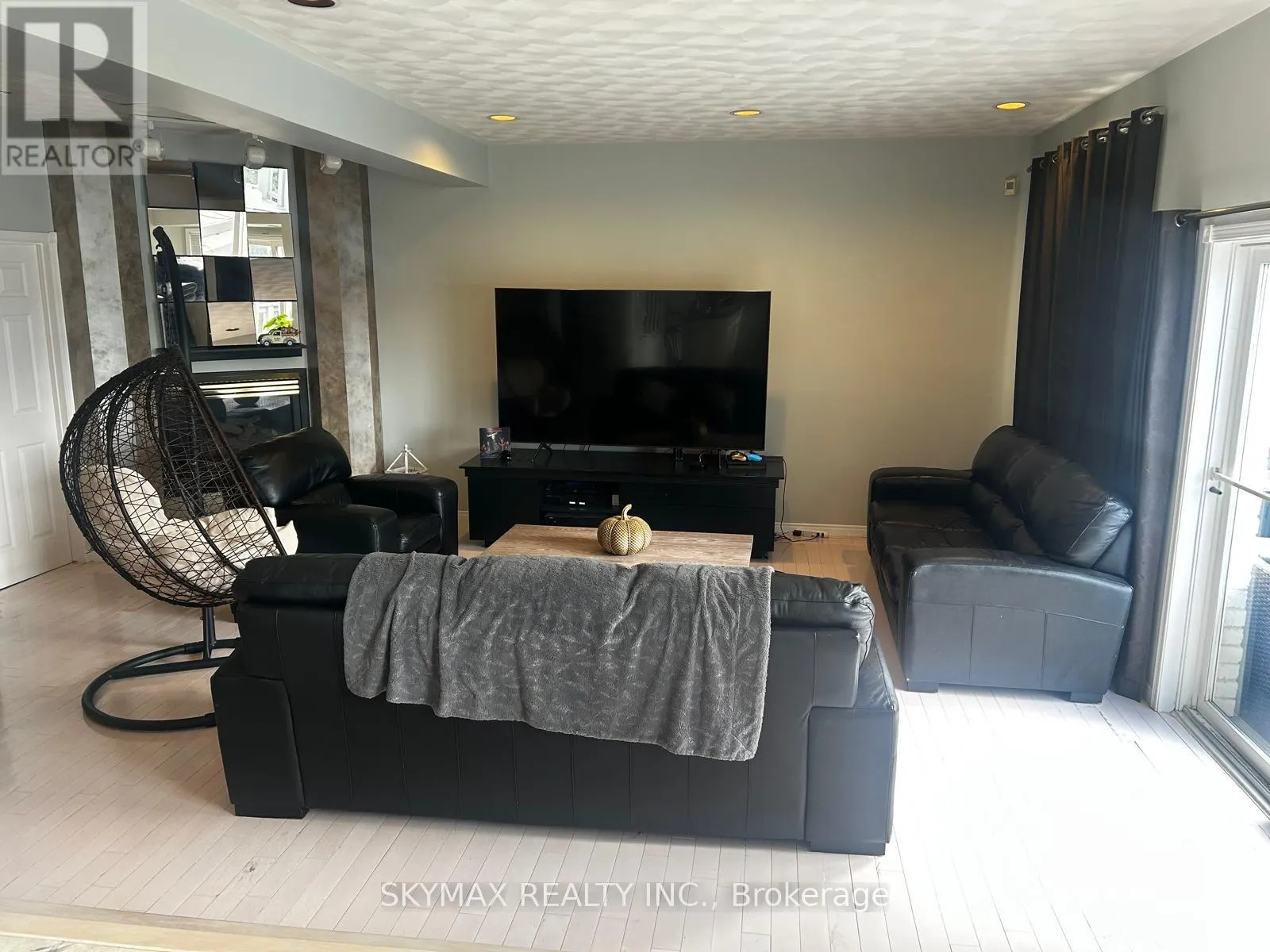 493 BRENDA DRIVE