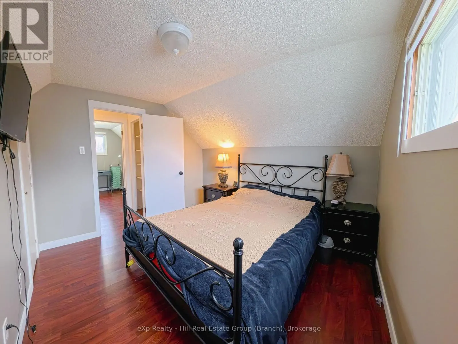 737 SYNDICATE AVENUE N