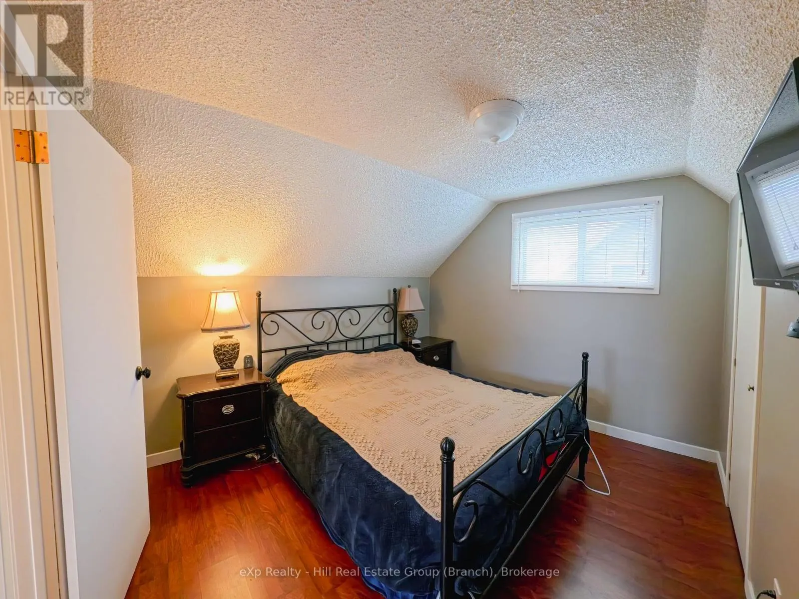 737 SYNDICATE AVENUE N