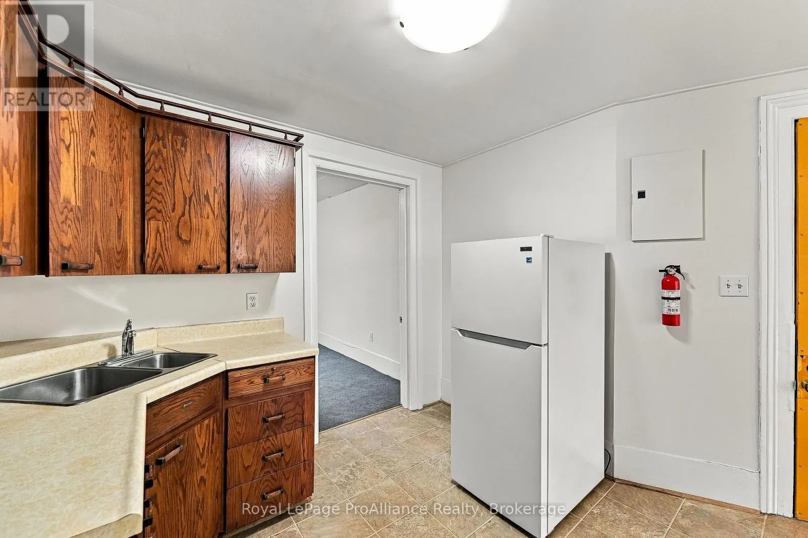 2 - 80 WALTON STREET #2