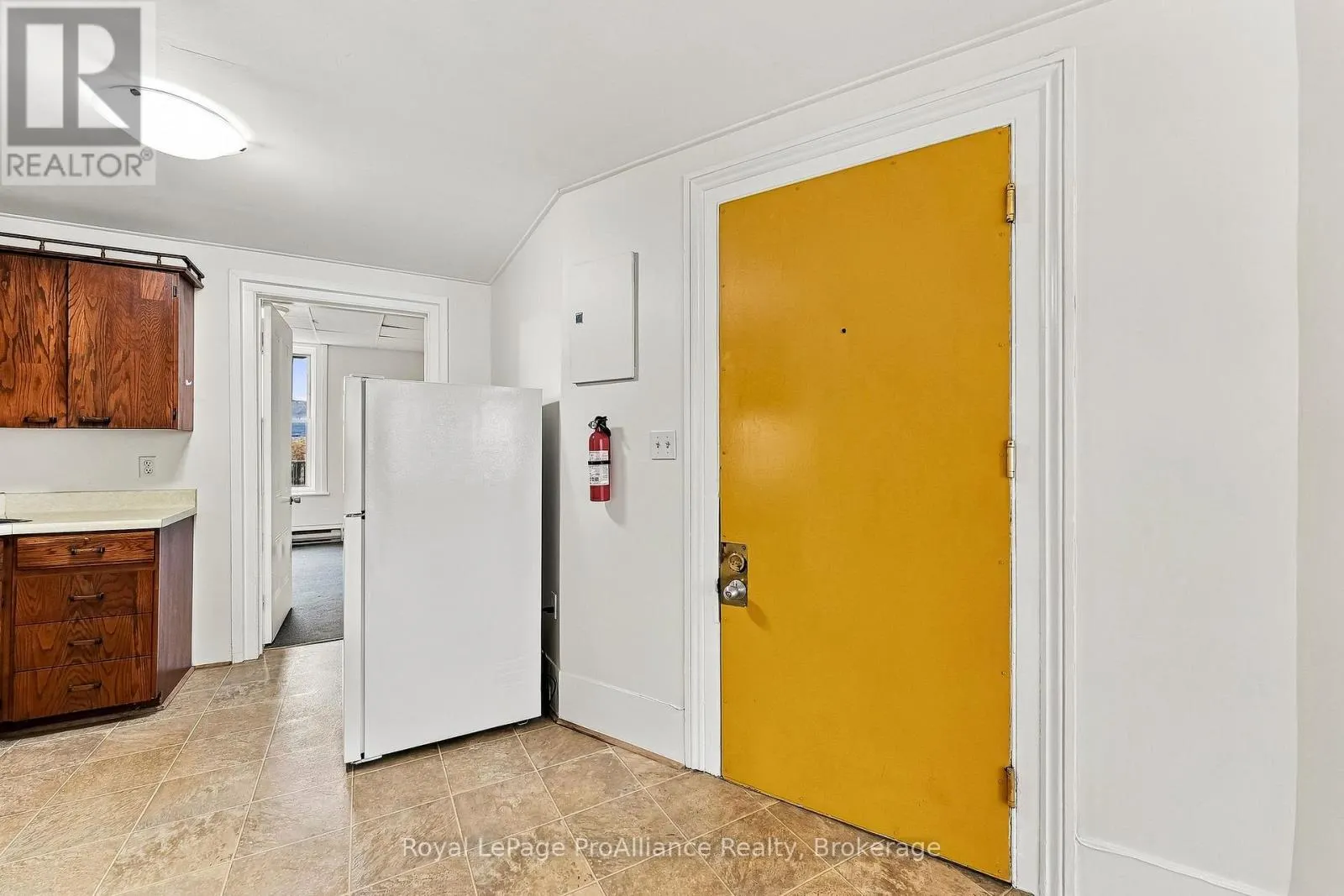 2 - 80 WALTON STREET #2