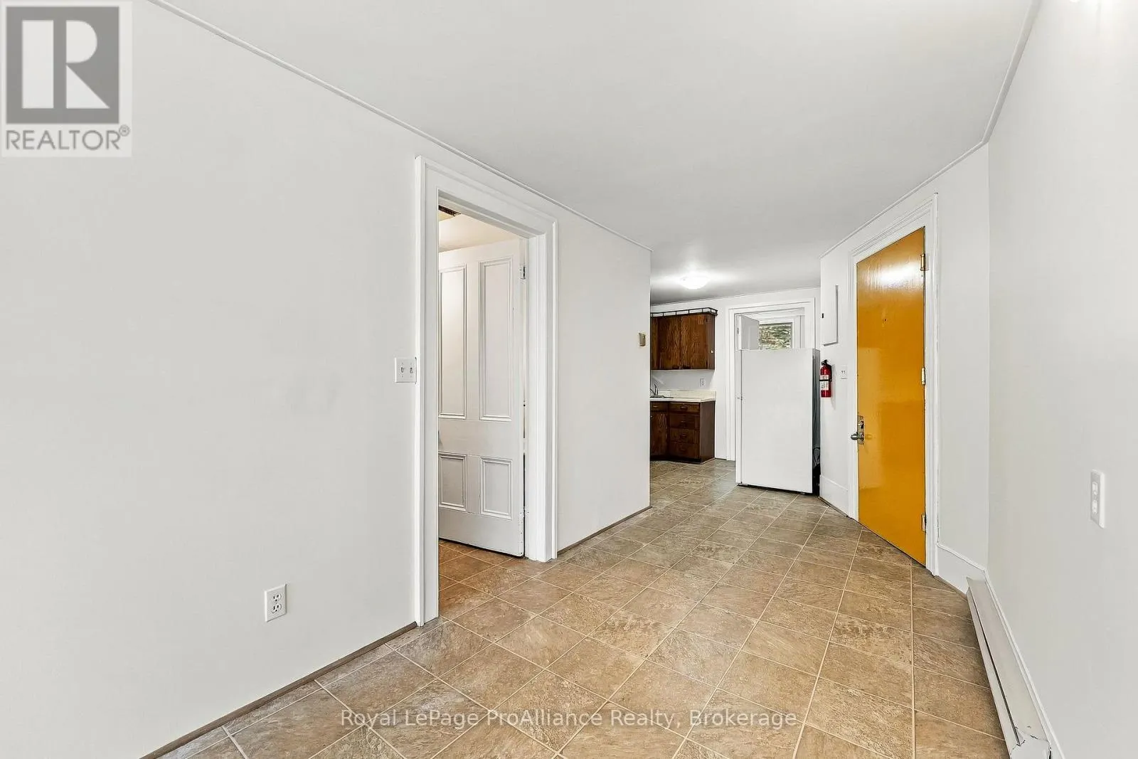 2 - 80 WALTON STREET #2