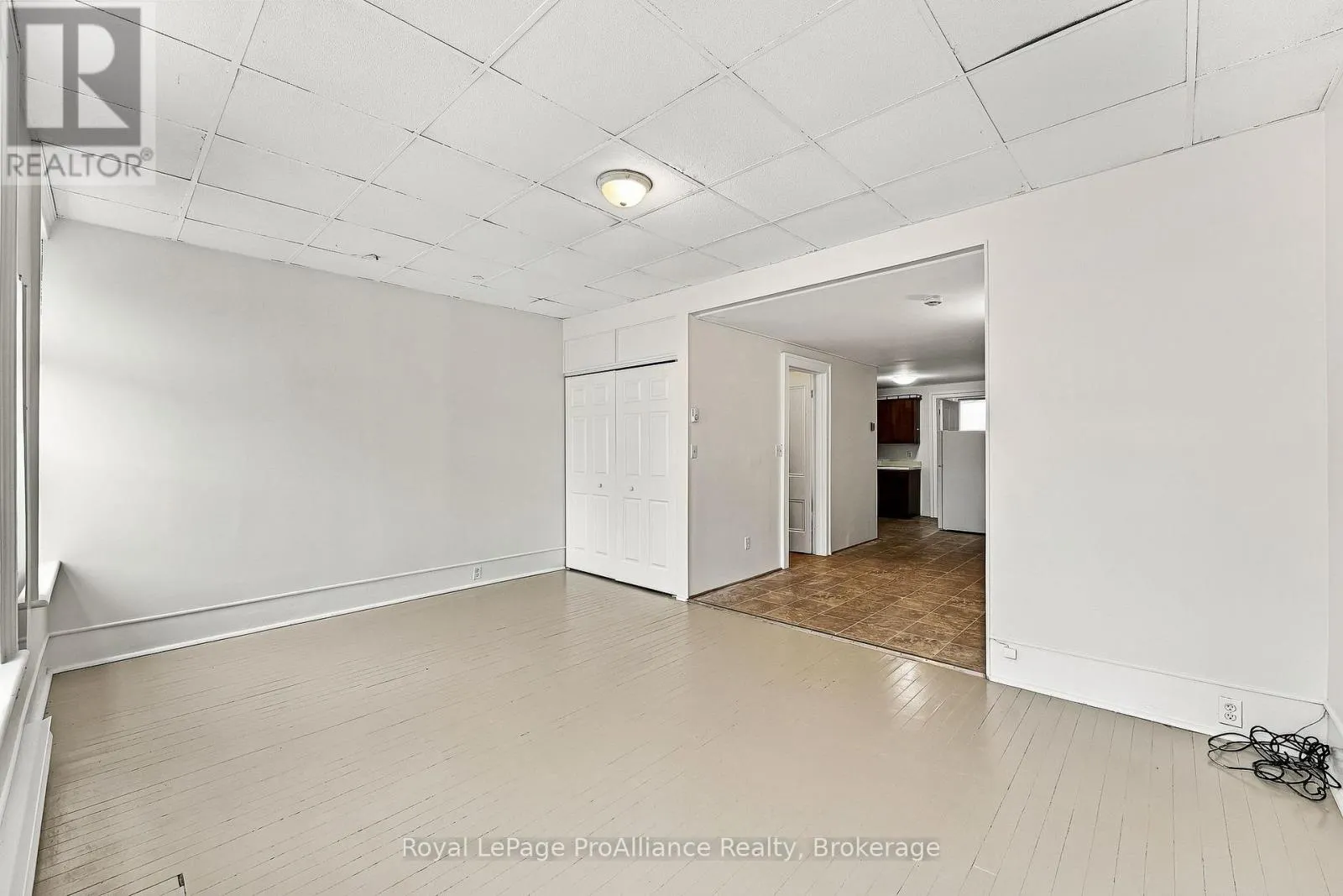 2 - 80 WALTON STREET #2