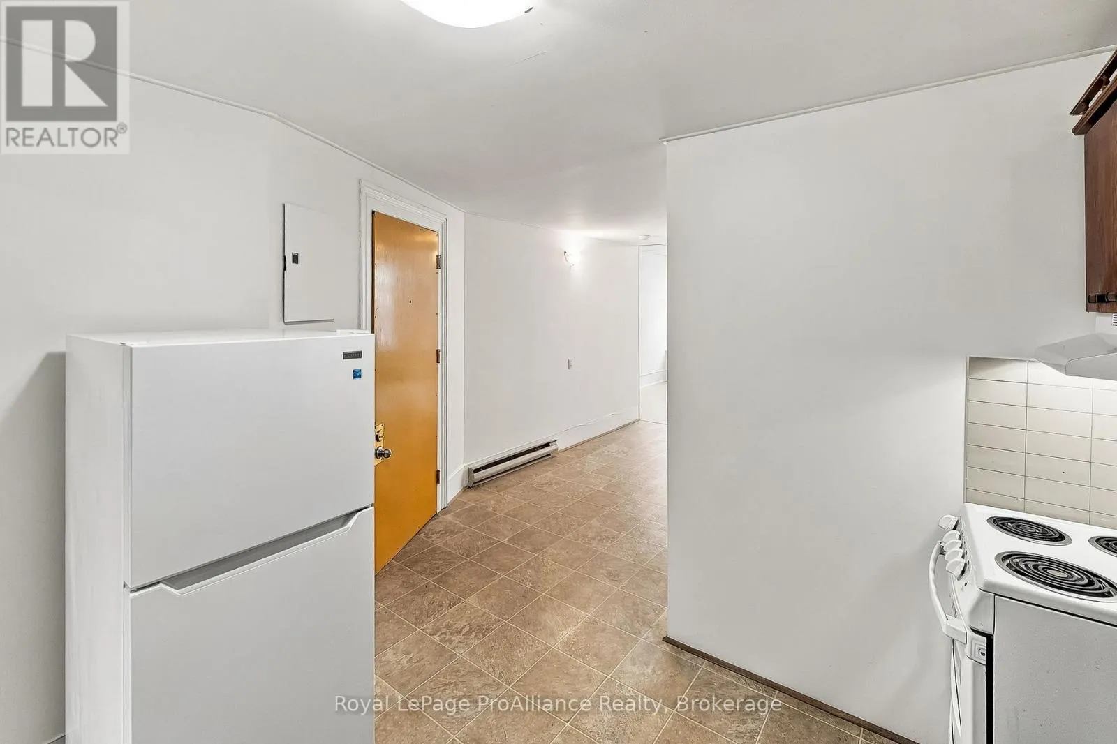2 - 80 WALTON STREET #2