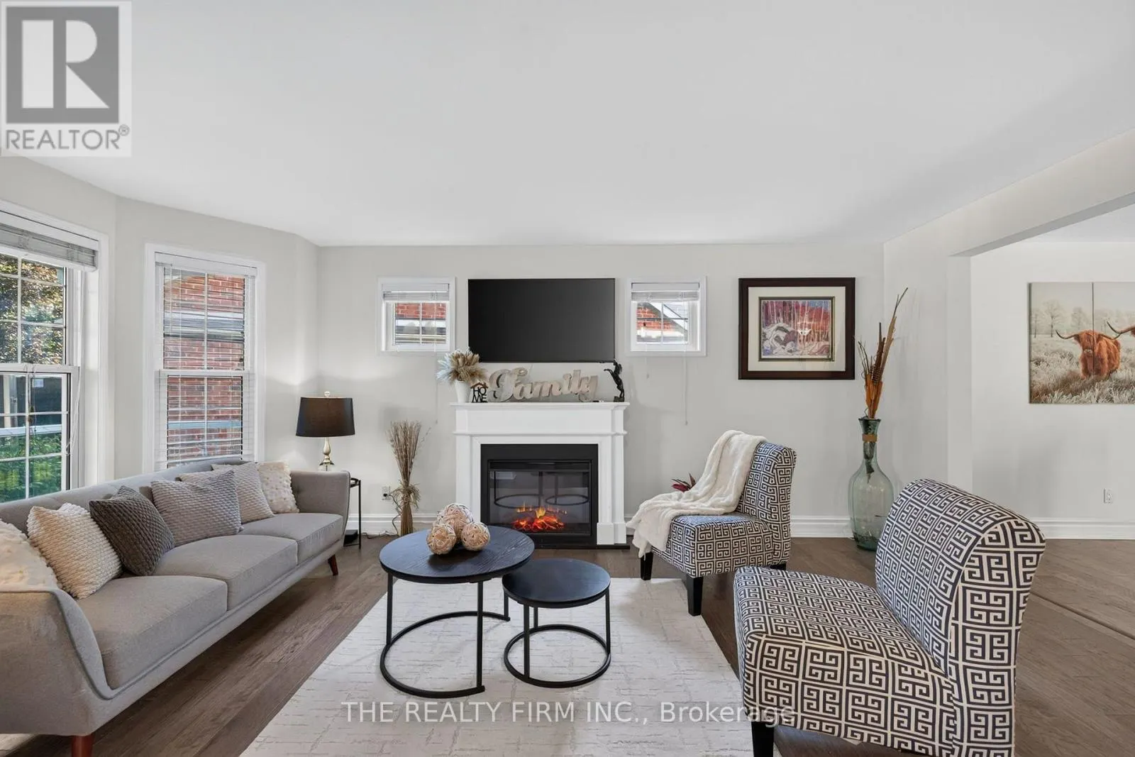 6 OAKDALE PLACE