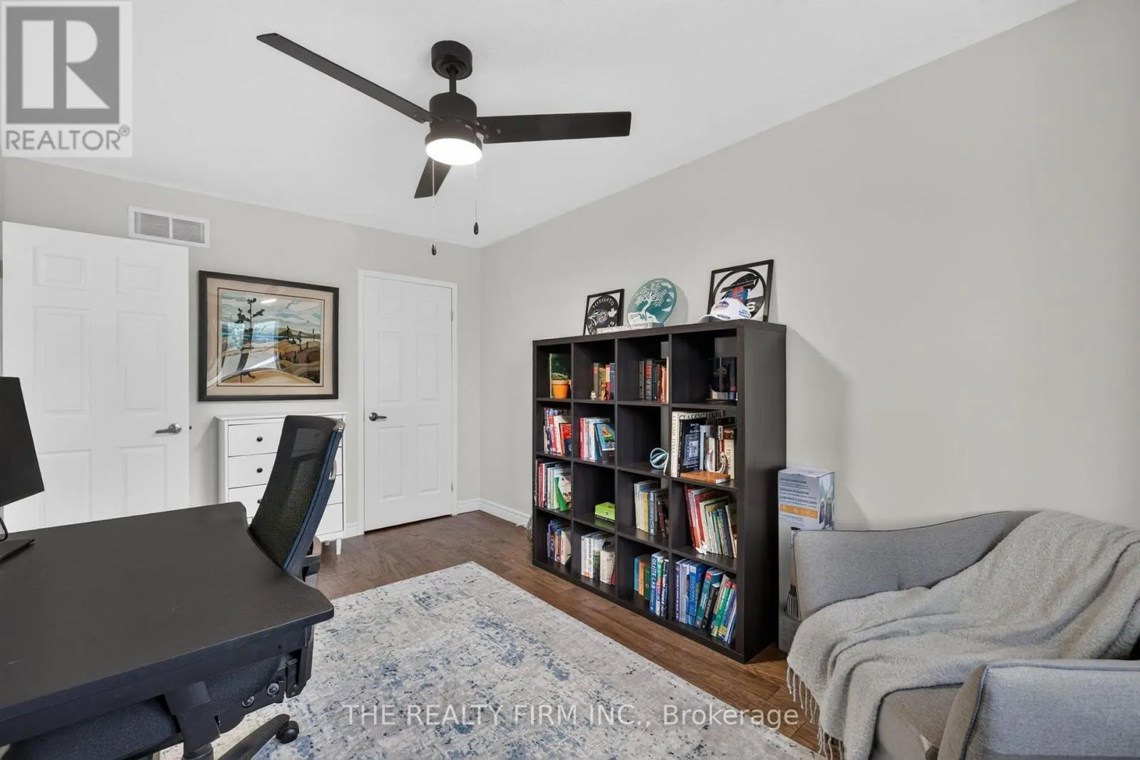 6 OAKDALE PLACE