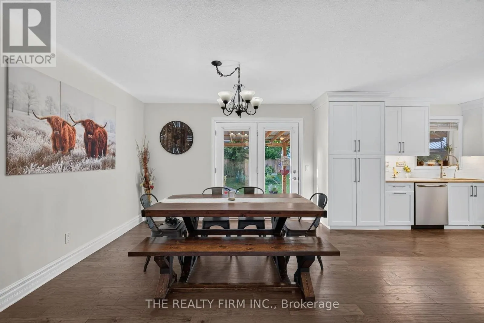 6 OAKDALE PLACE