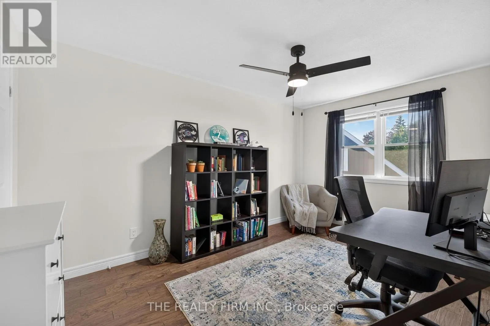 6 OAKDALE PLACE