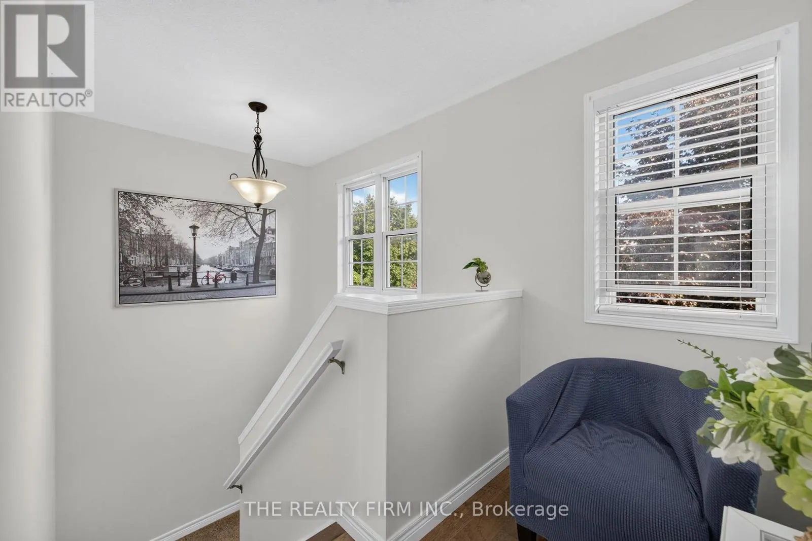 6 OAKDALE PLACE