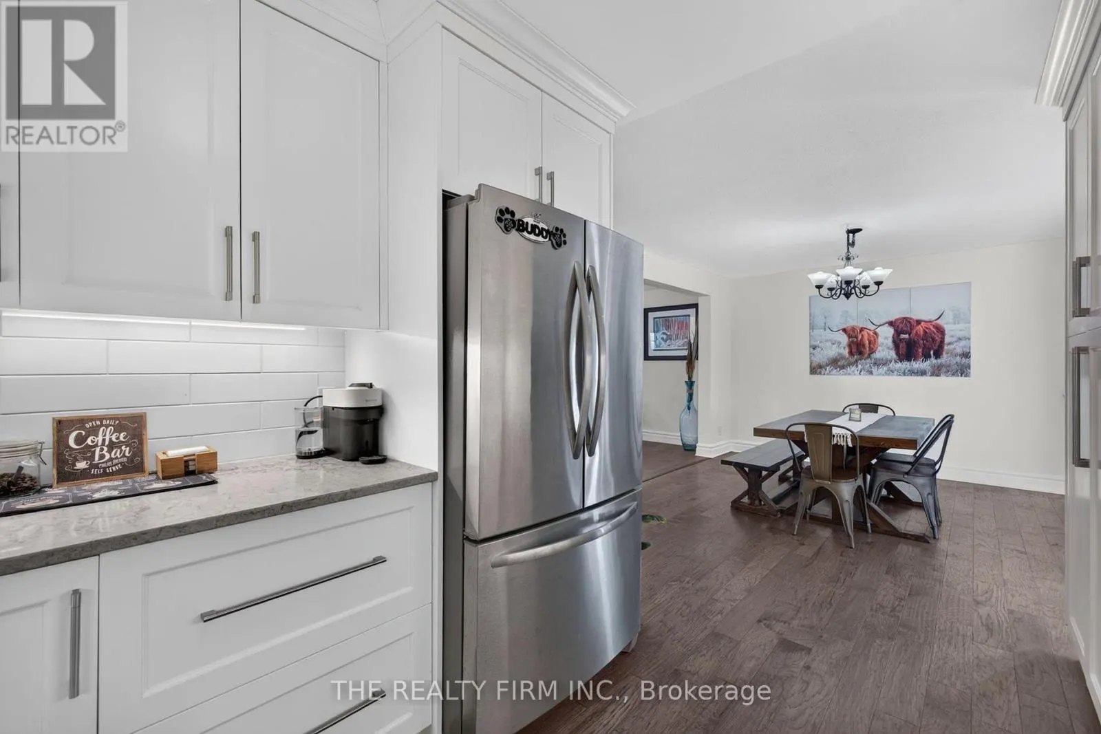 6 OAKDALE PLACE