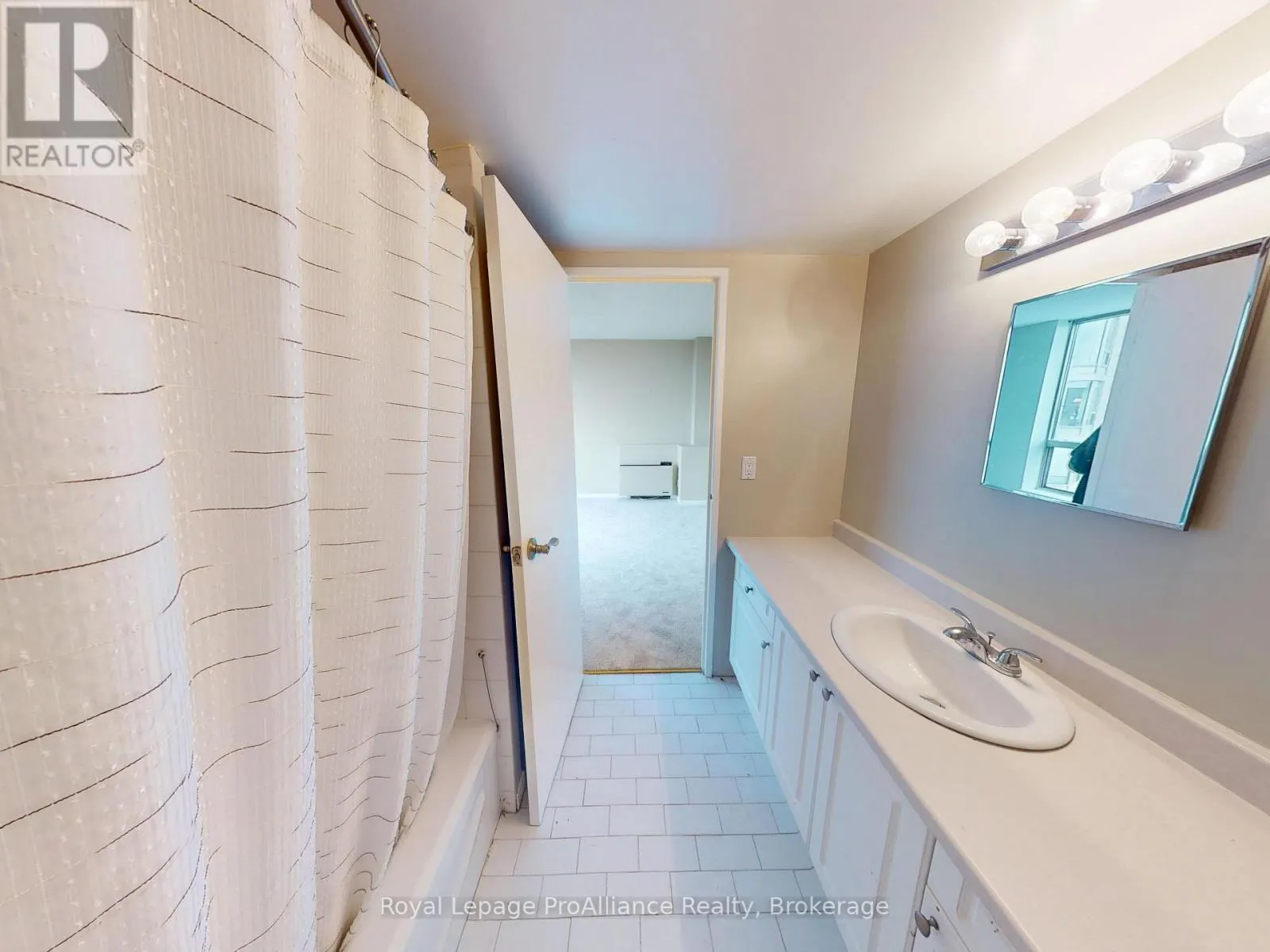 601 - 350 FRONT STREET #601