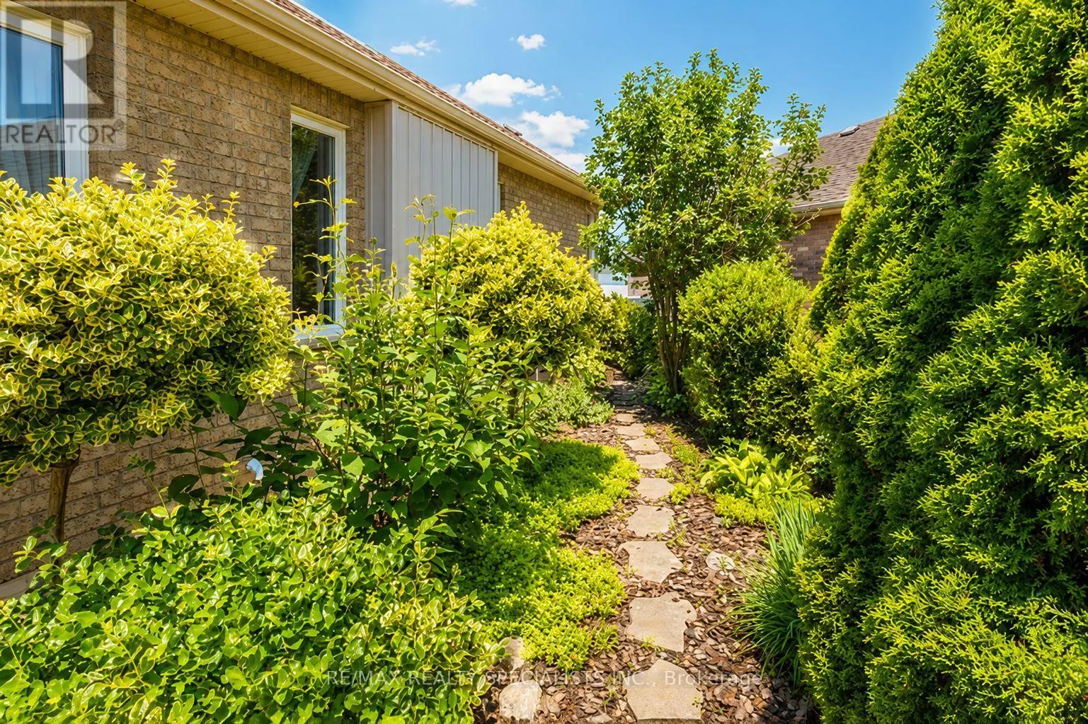 61 JONES CRESCENT