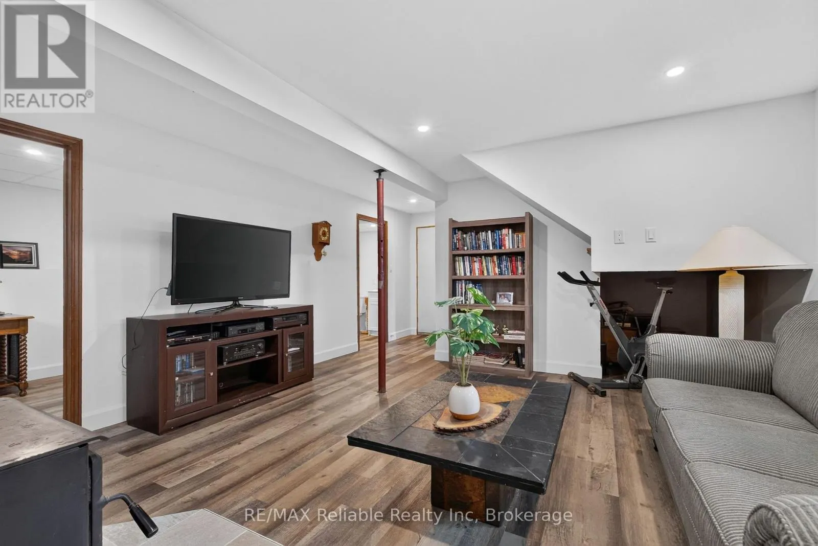 306 LAKESIDE DRIVE