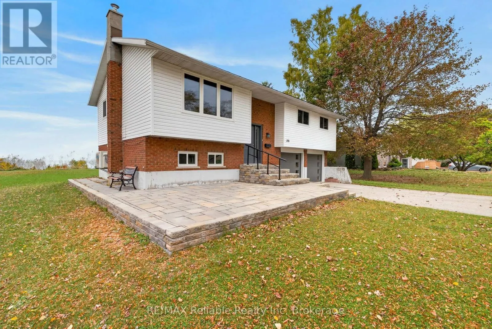306 LAKESIDE DRIVE