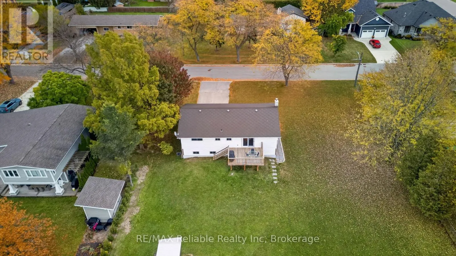 306 LAKESIDE DRIVE
