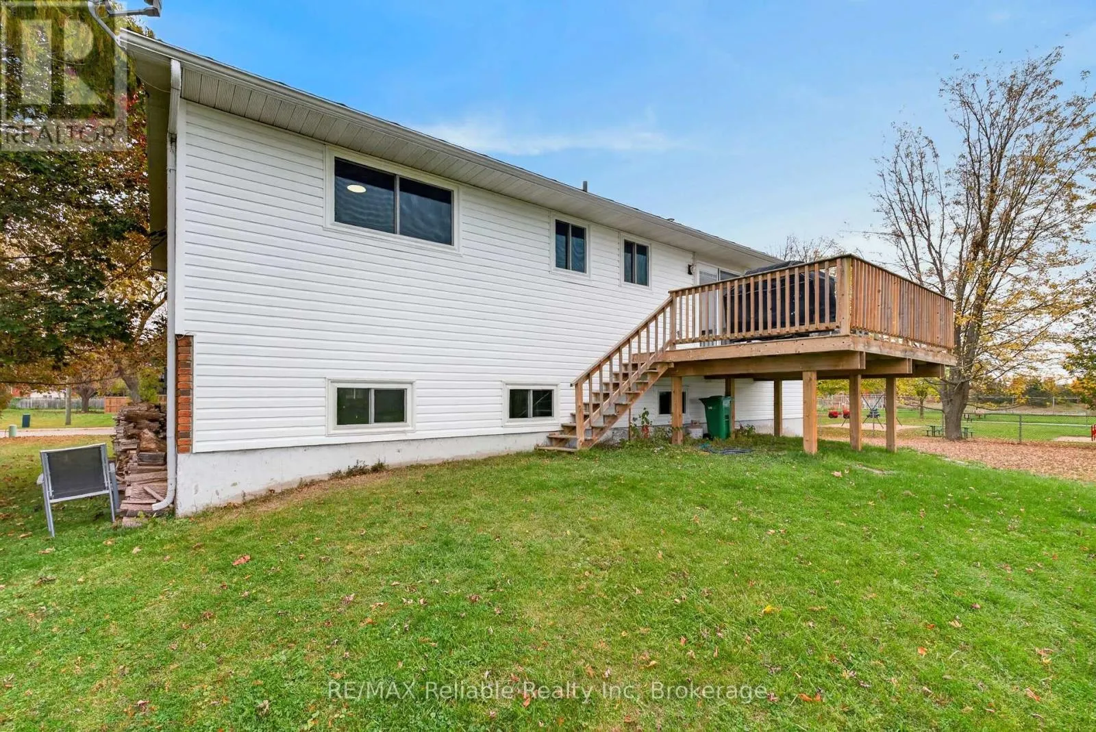 306 LAKESIDE DRIVE