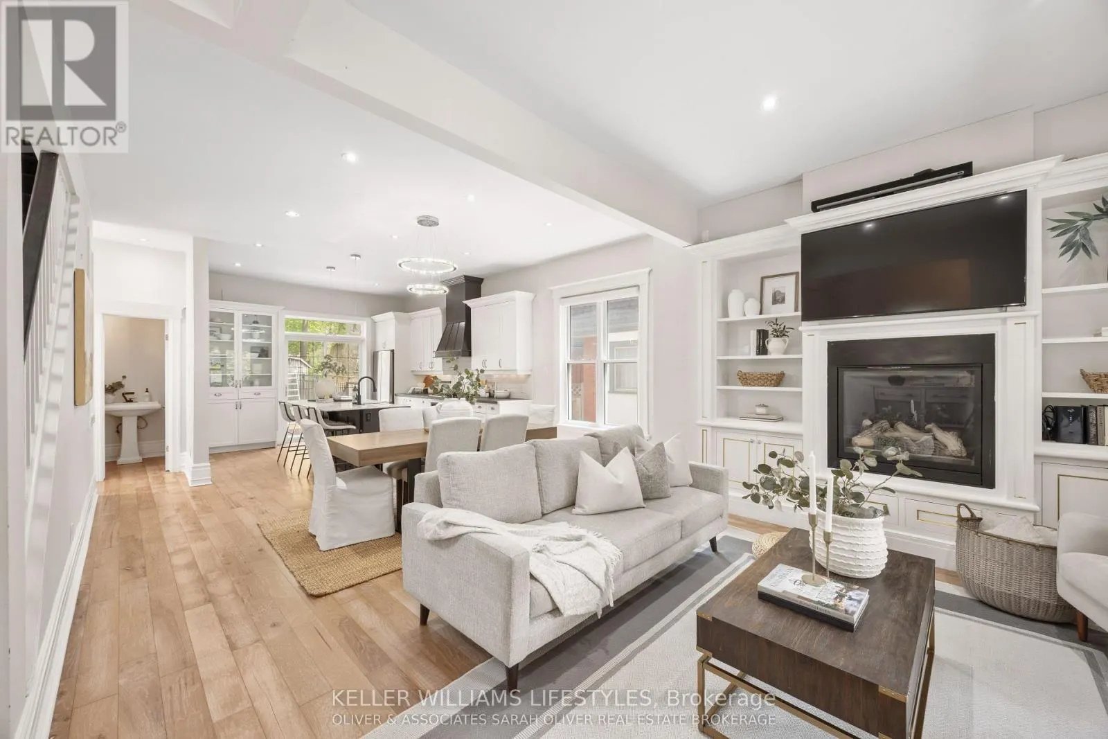 28 RENWICK AVENUE