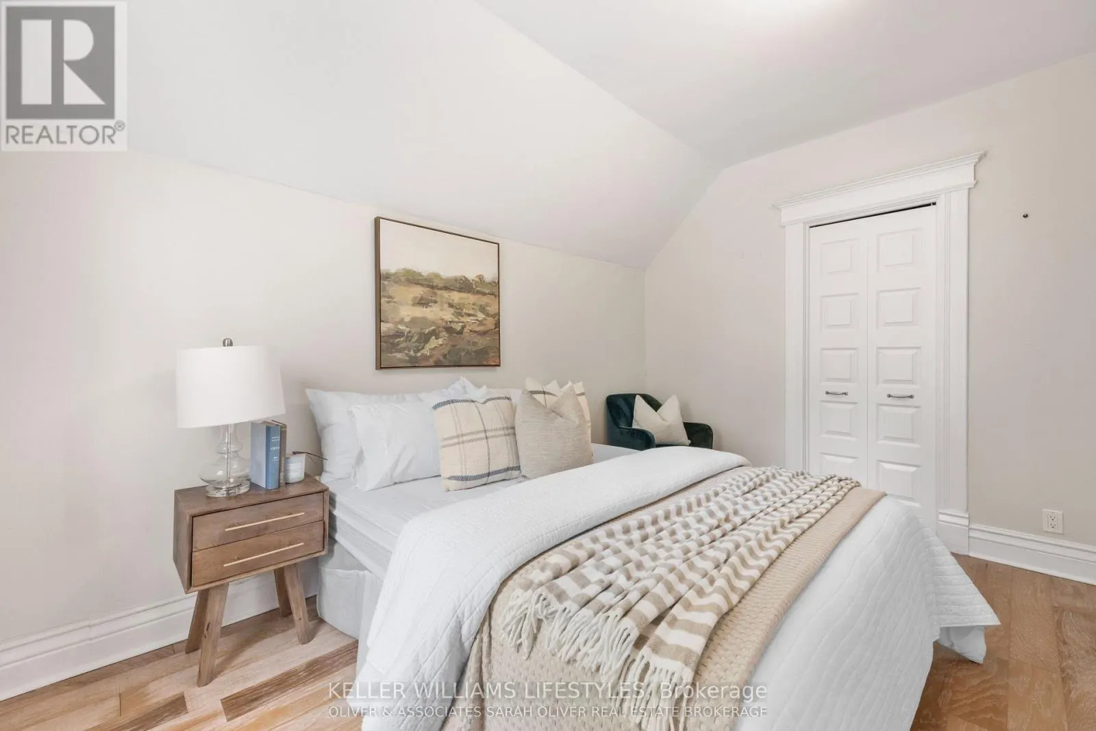 28 RENWICK AVENUE