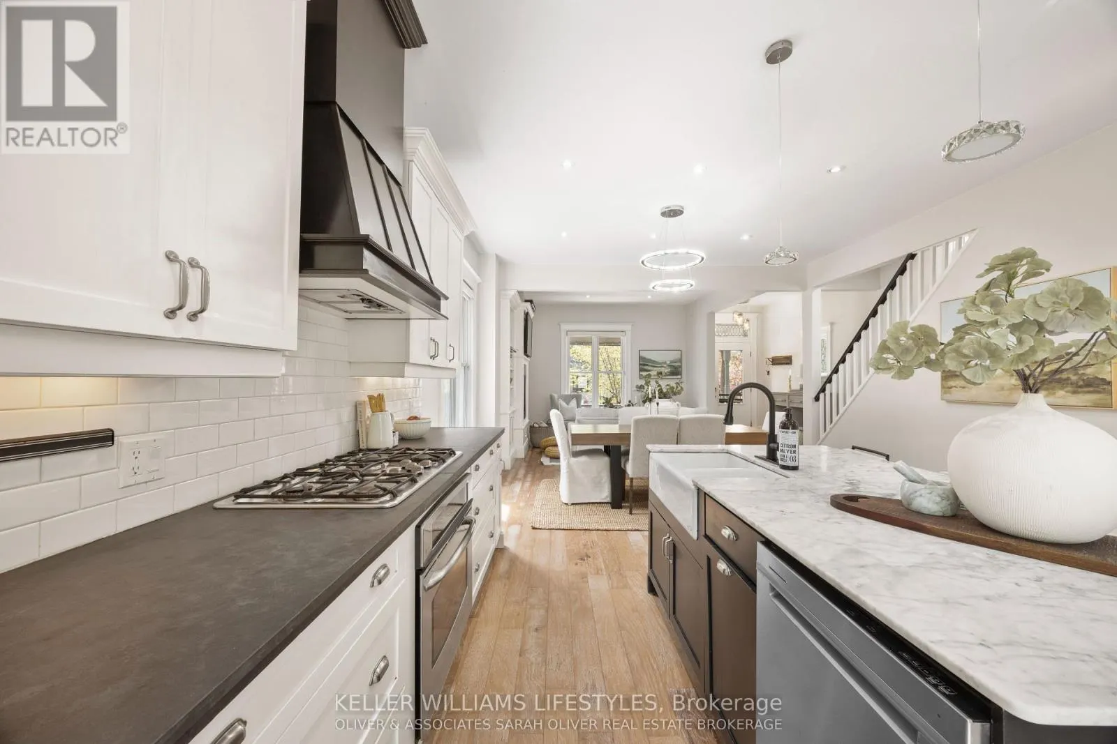 28 RENWICK AVENUE