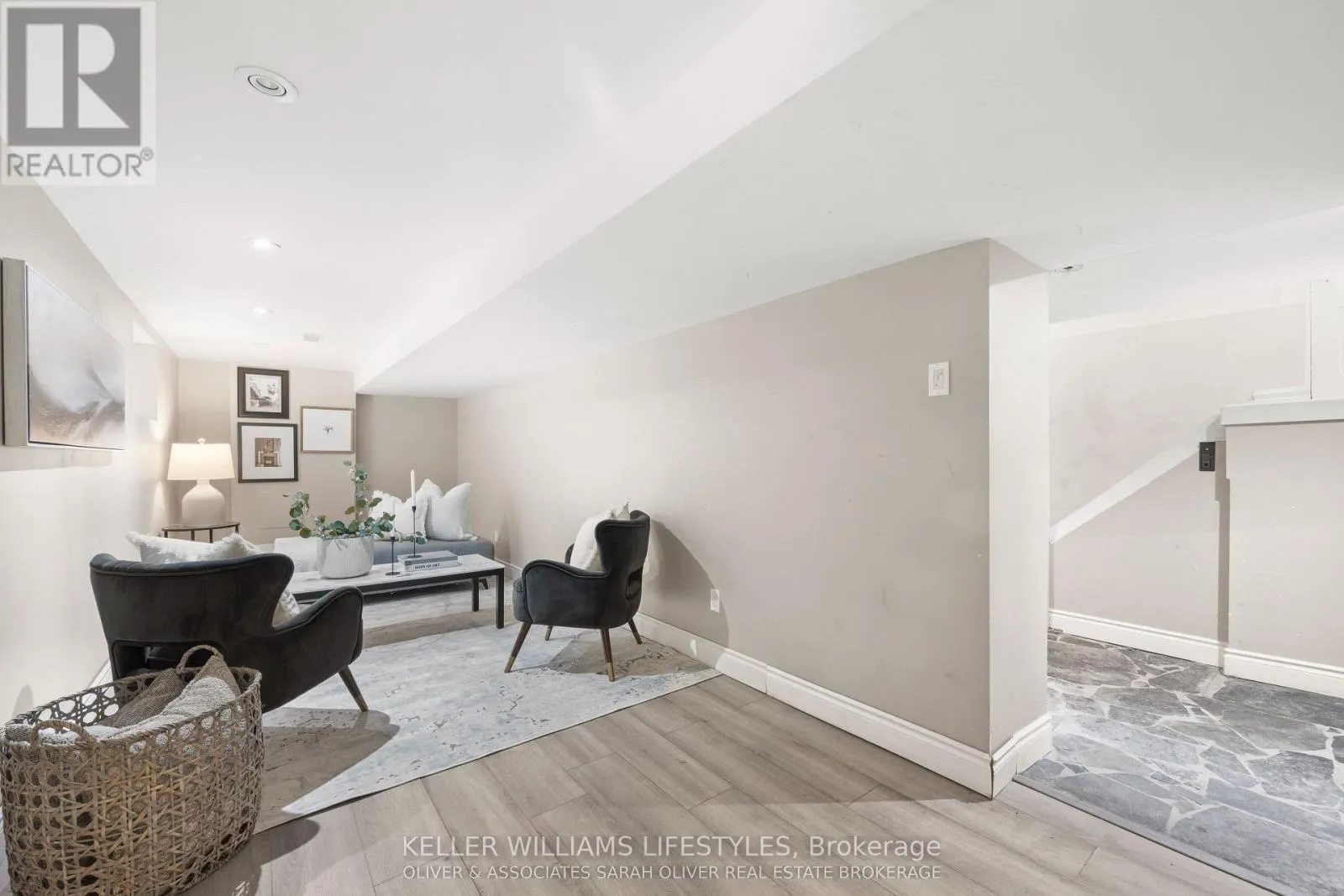 28 RENWICK AVENUE