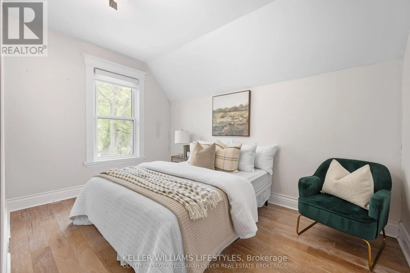 28 RENWICK AVENUE