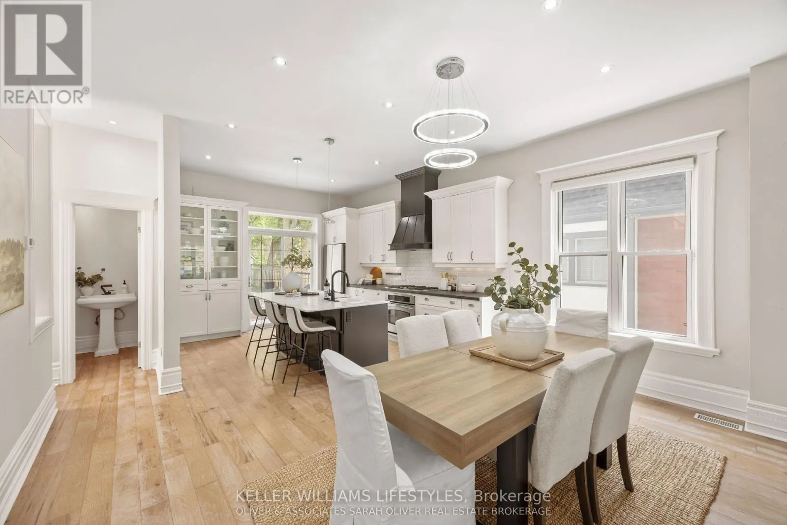 28 RENWICK AVENUE
