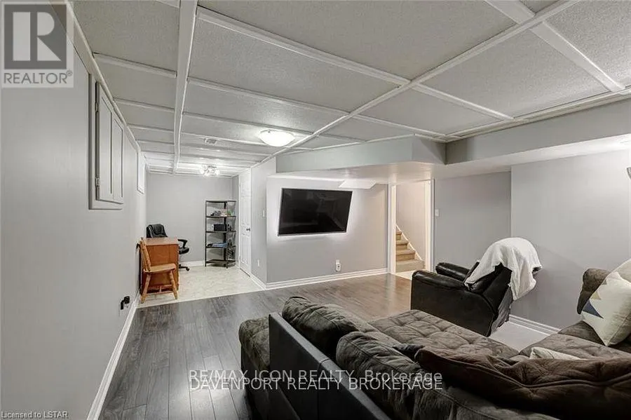 58 MANITOULIN DRIVE