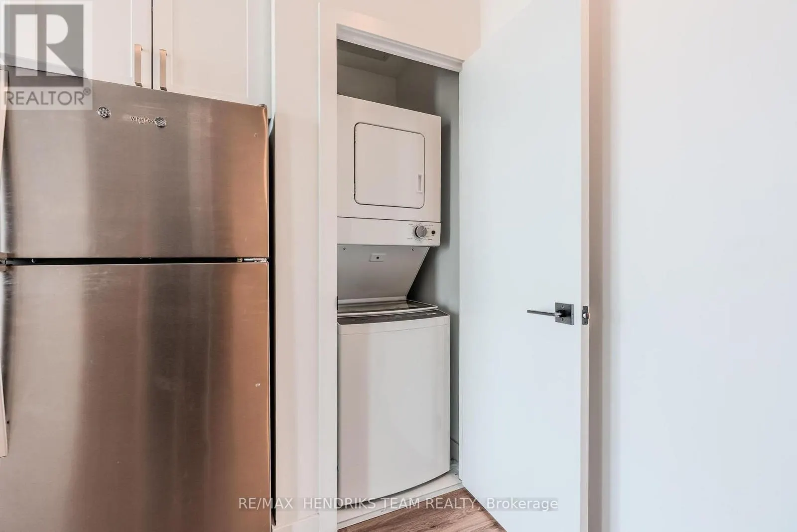 814 - 2782 BARTON STREET E #814