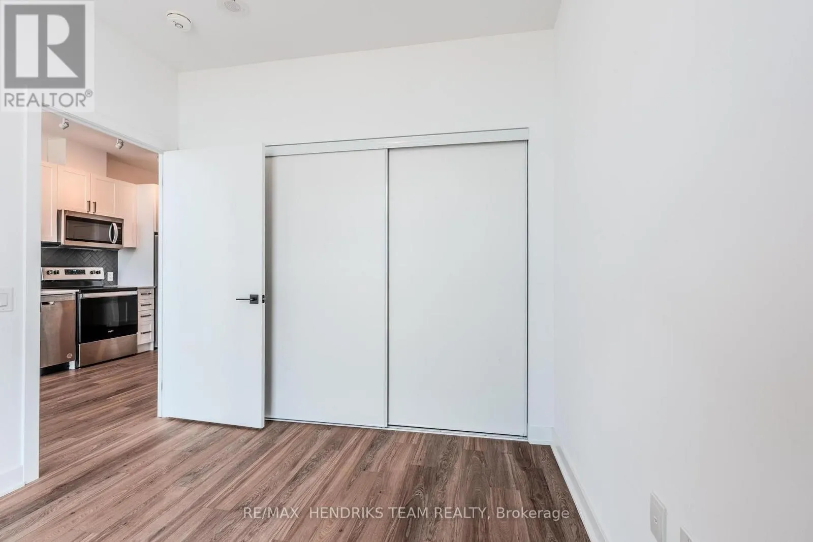 814 - 2782 BARTON STREET E #814