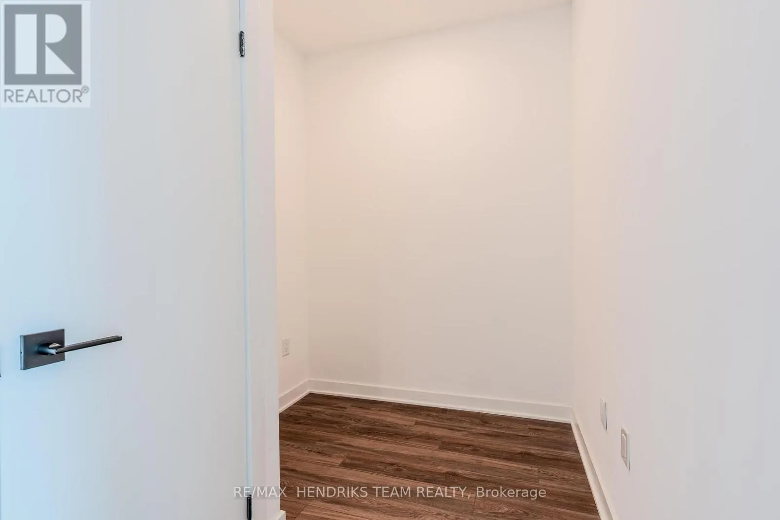 814 - 2782 BARTON STREET E #814