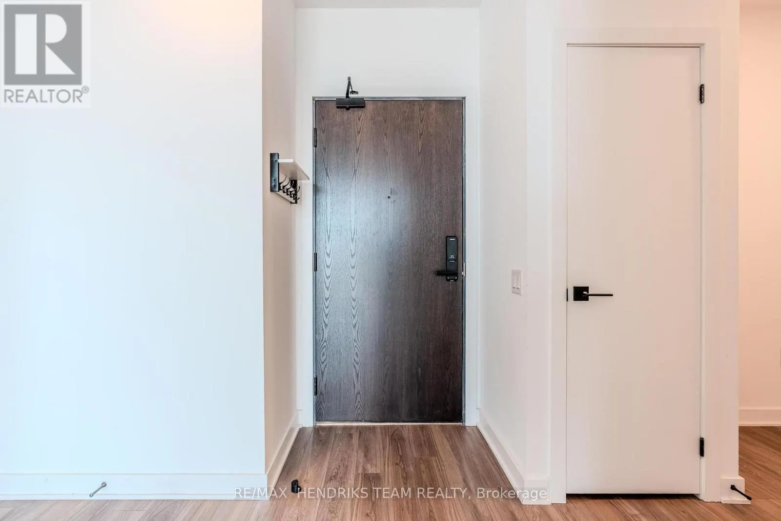 814 - 2782 BARTON STREET E #814