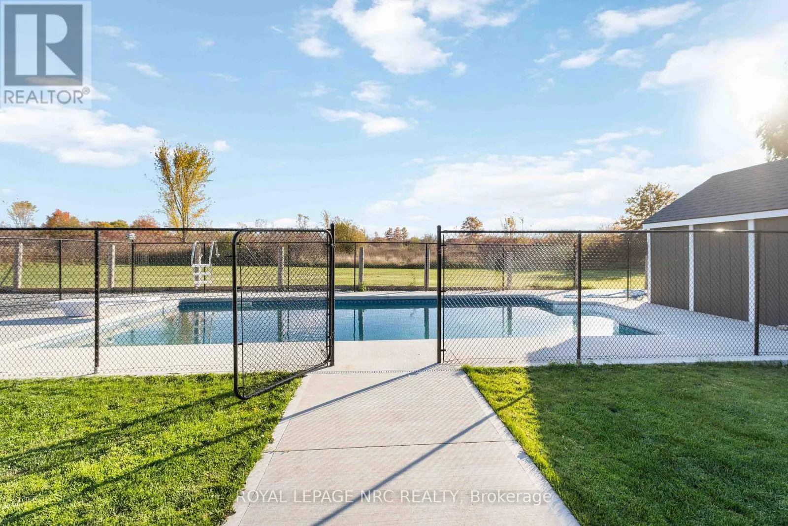 1523 BARRON ROAD