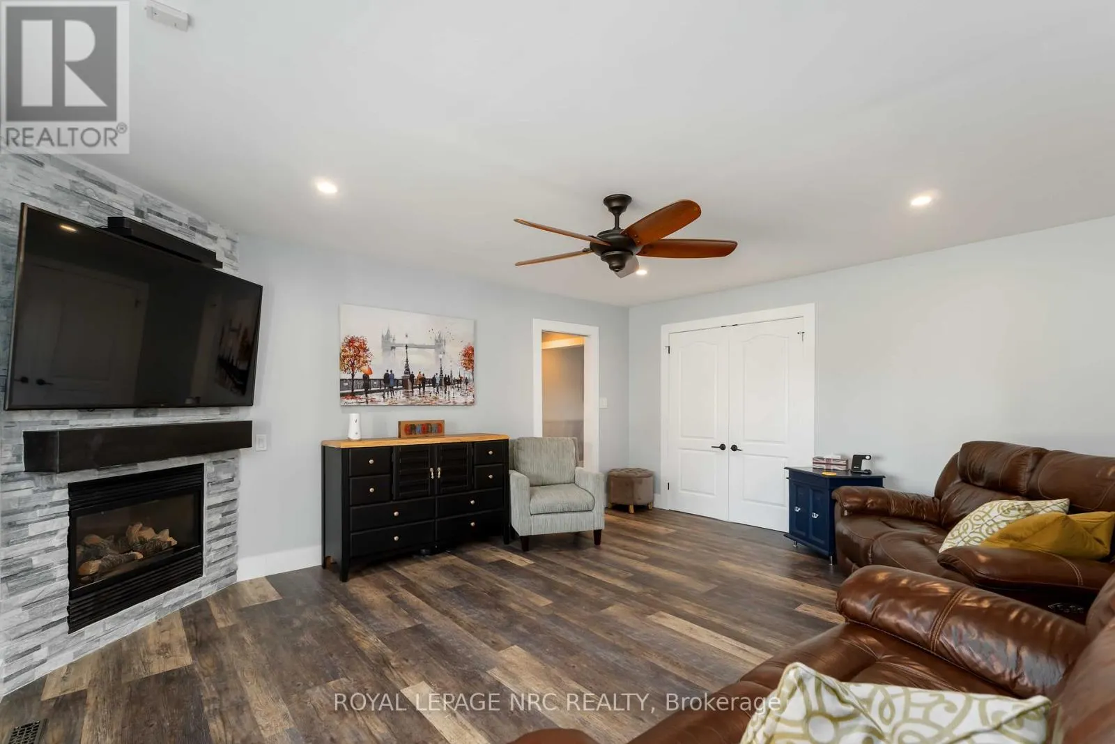 1523 BARRON ROAD