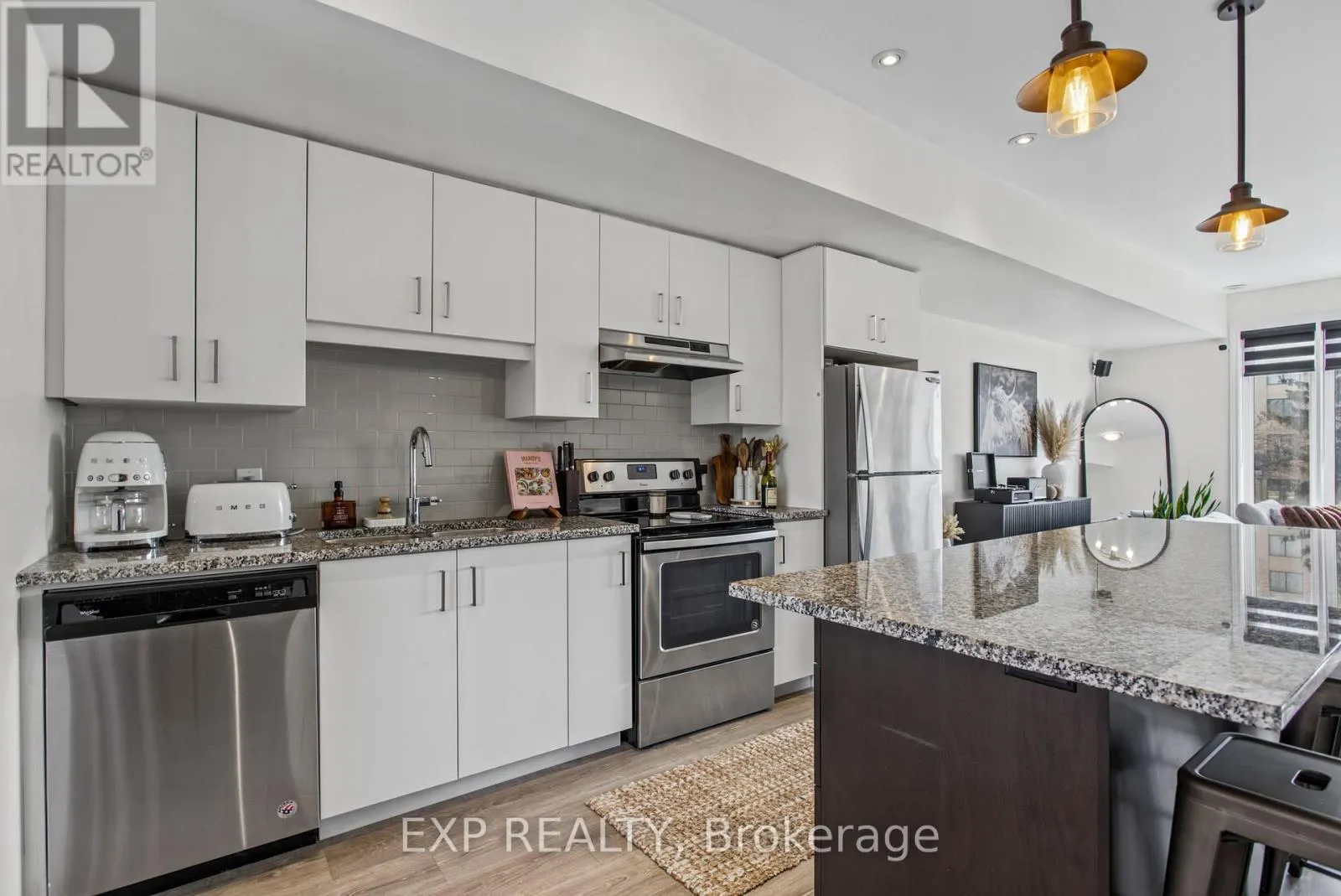 83 ESPLANADE LANE