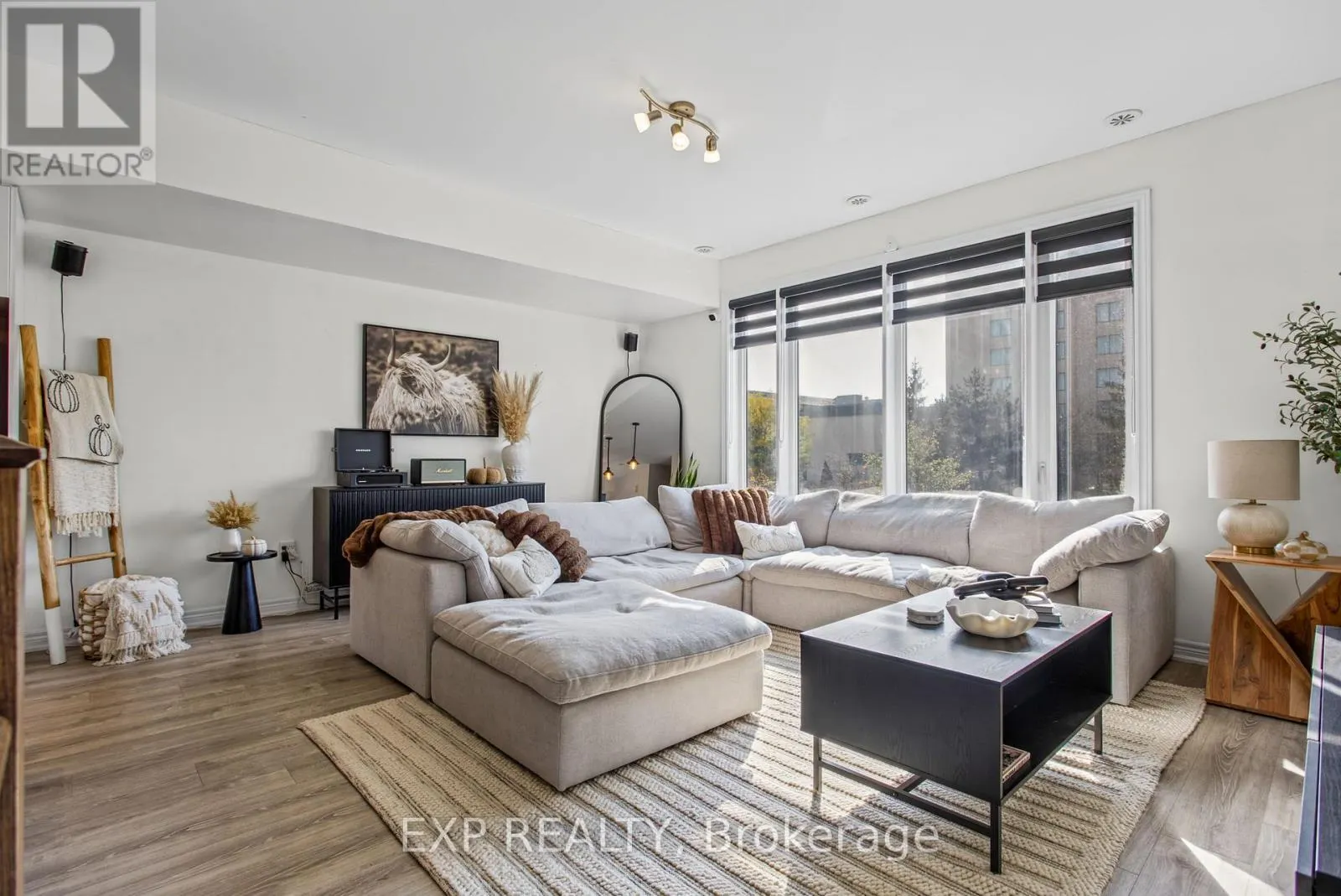 83 ESPLANADE LANE