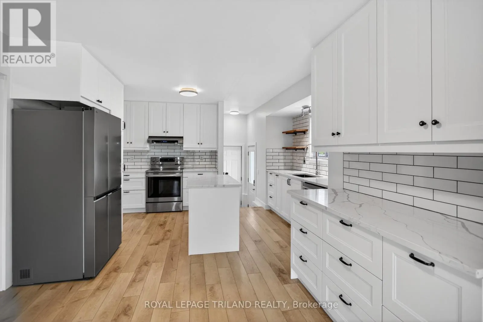 48 COTTONWOOD DRIVE
