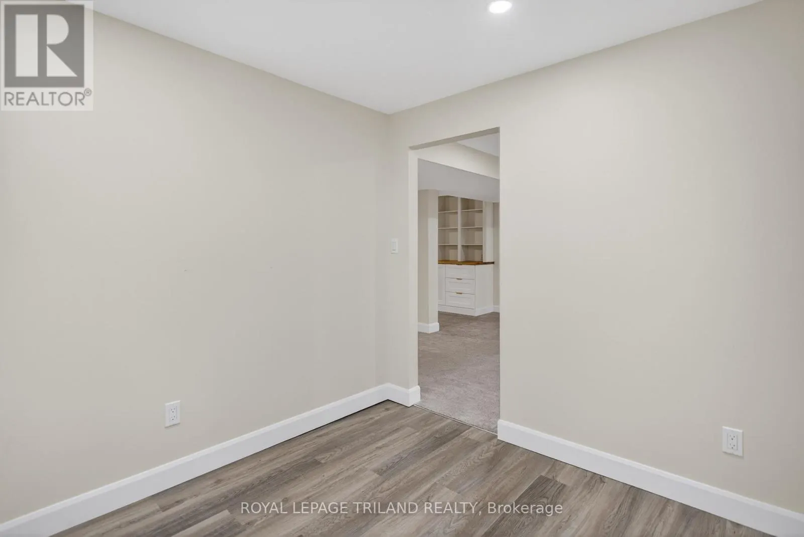 48 COTTONWOOD DRIVE