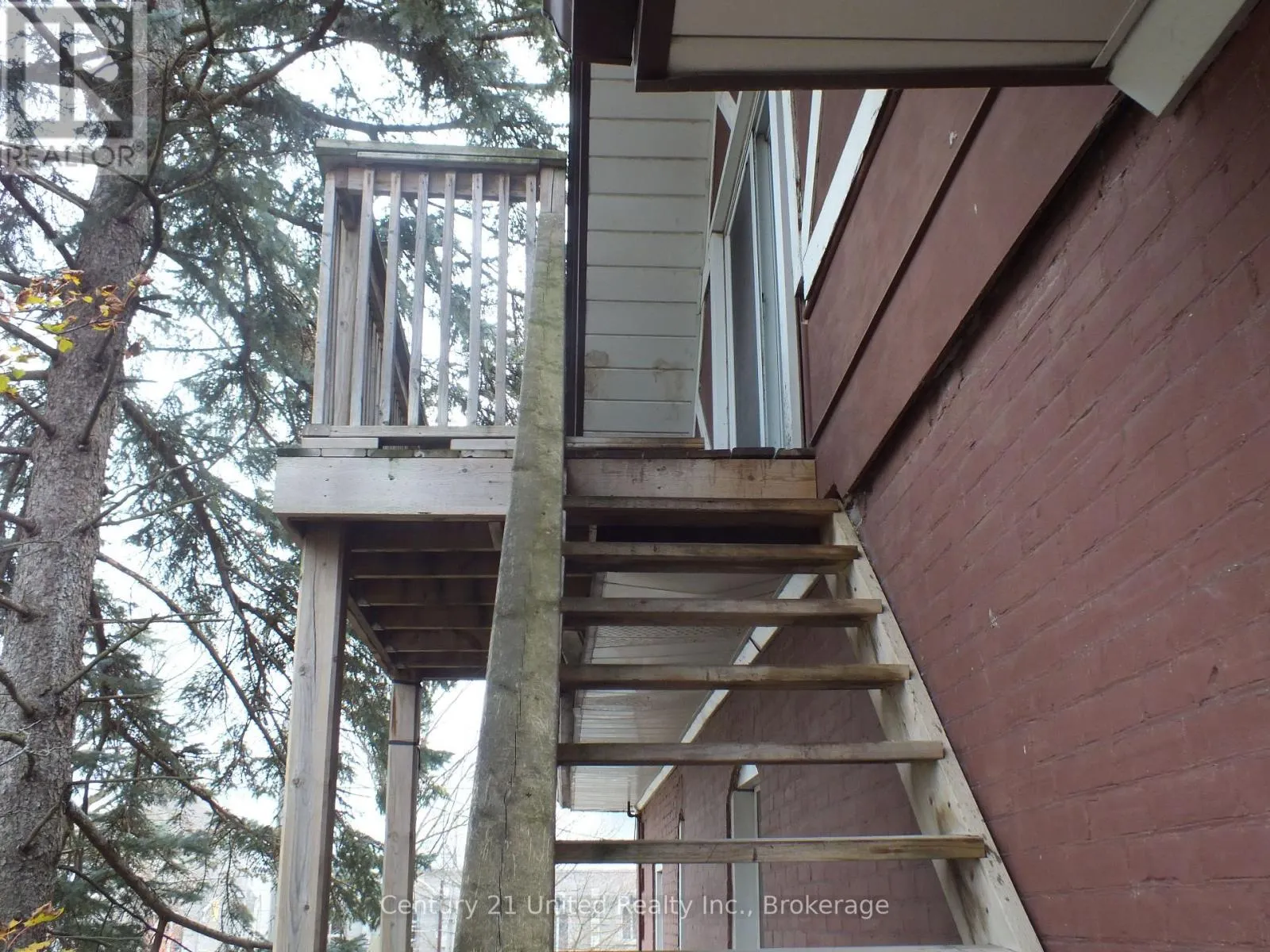 400 DOWNIE STREET