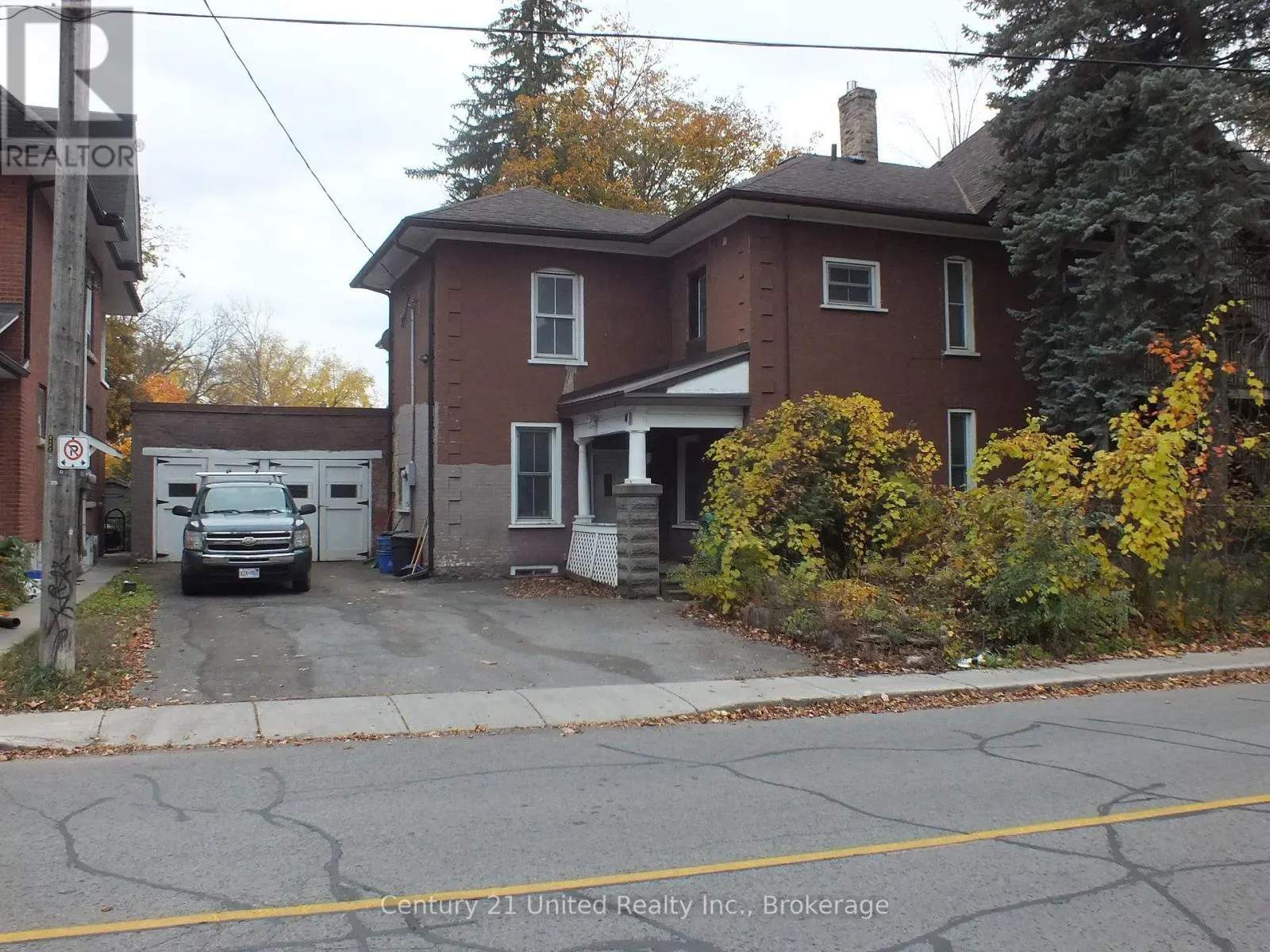 400 DOWNIE STREET