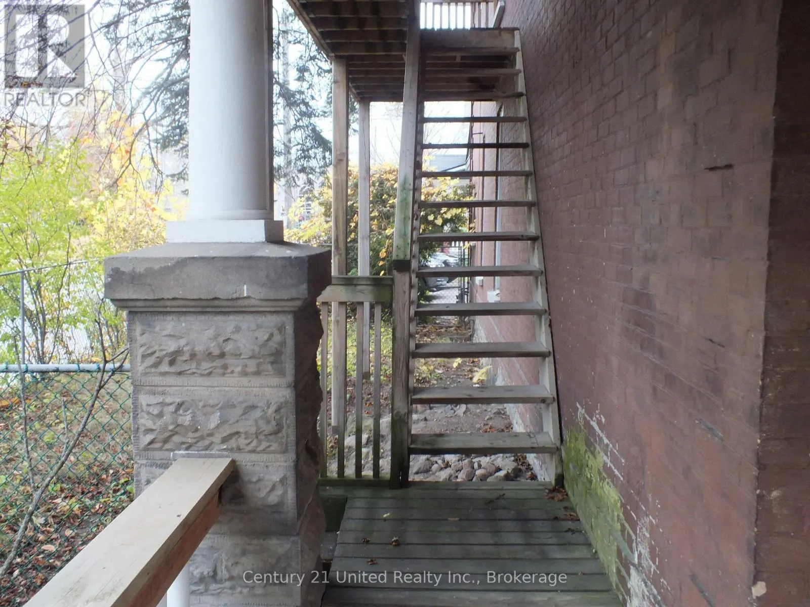 400 DOWNIE STREET