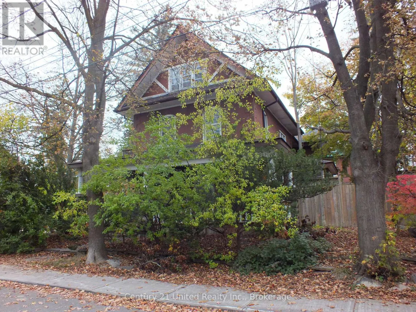400 DOWNIE STREET