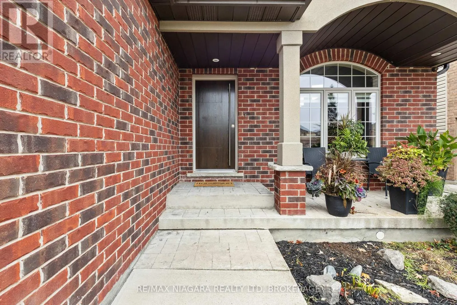 9147 HENDERSHOT BOULEVARD