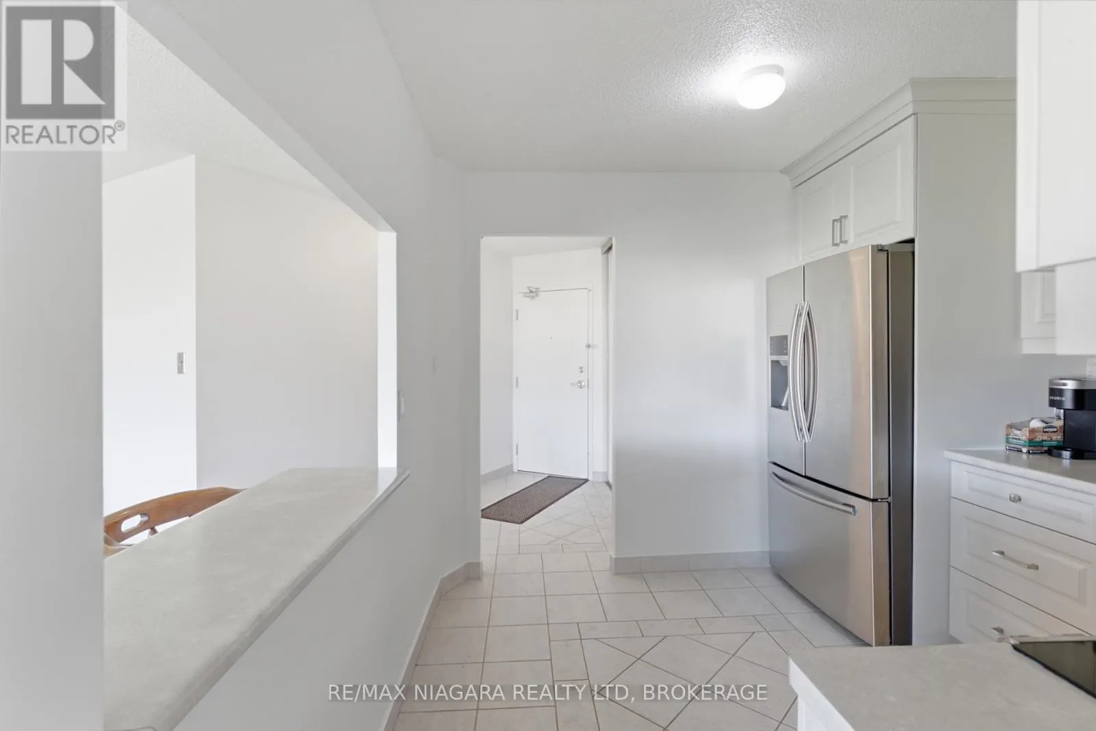 411 - 7 GALE CRESCENT #411