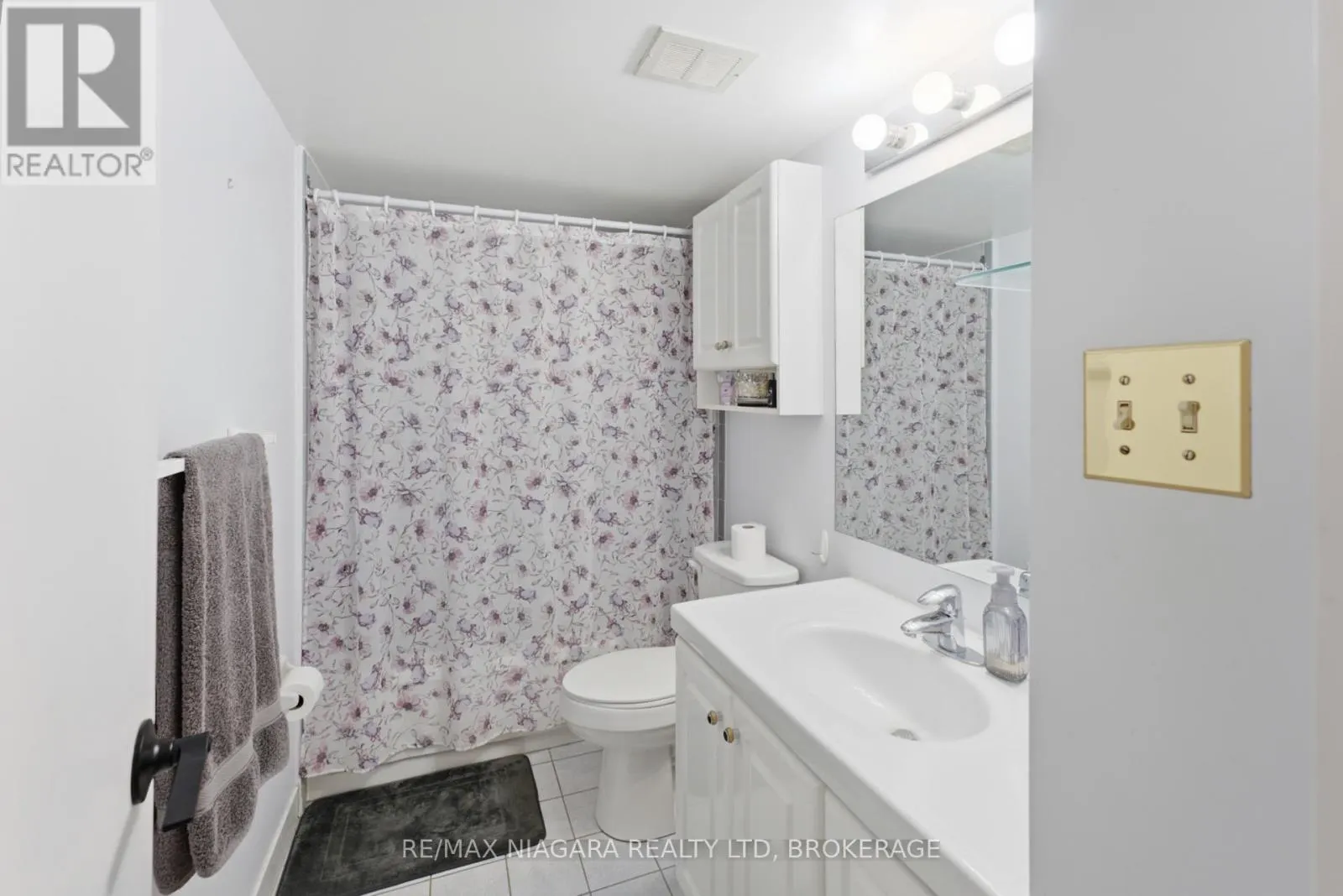 411 - 7 GALE CRESCENT #411