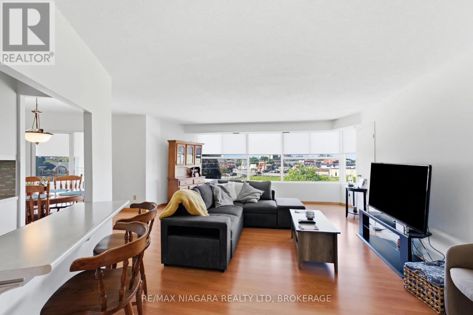 411 - 7 GALE CRESCENT #411