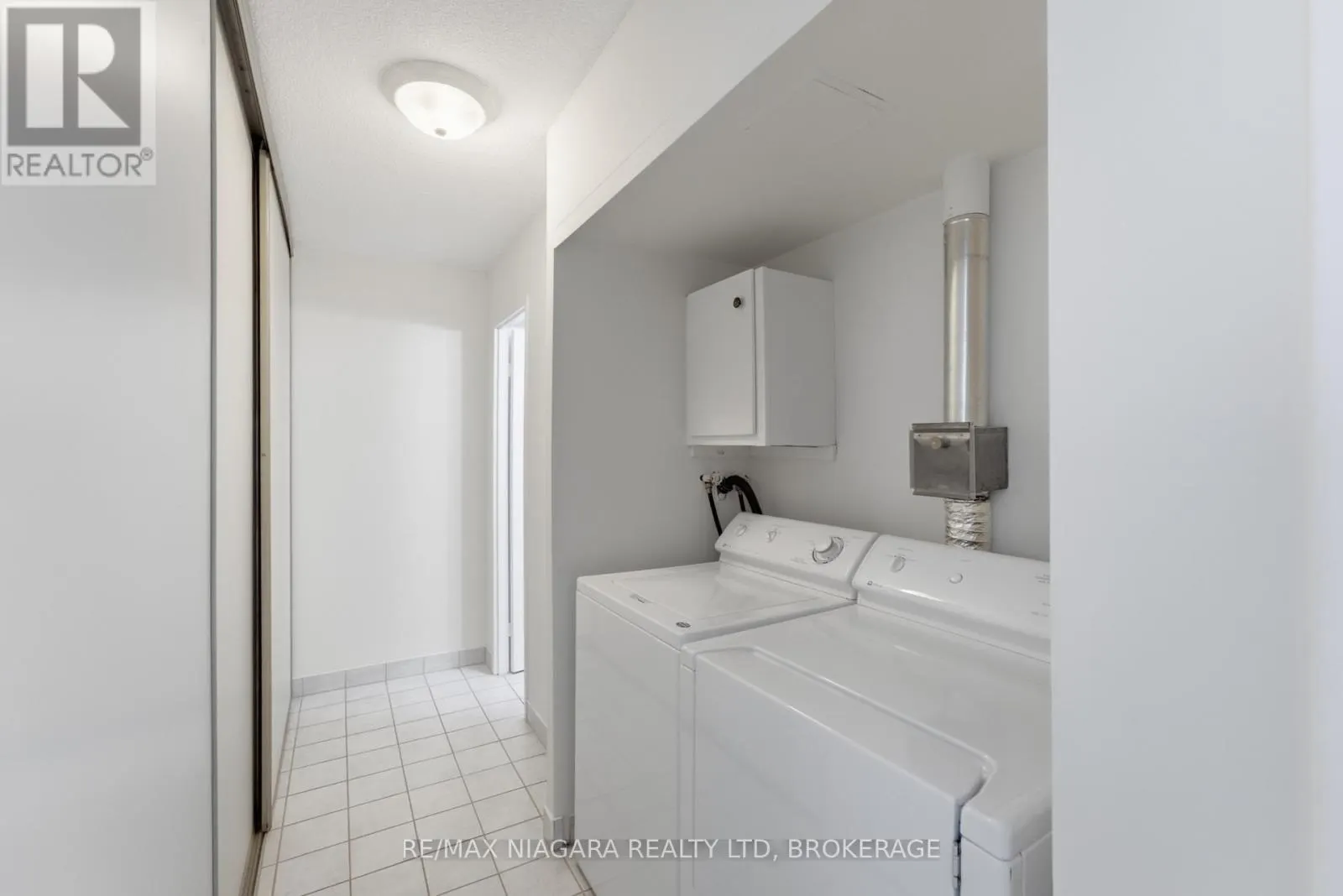 411 - 7 GALE CRESCENT #411