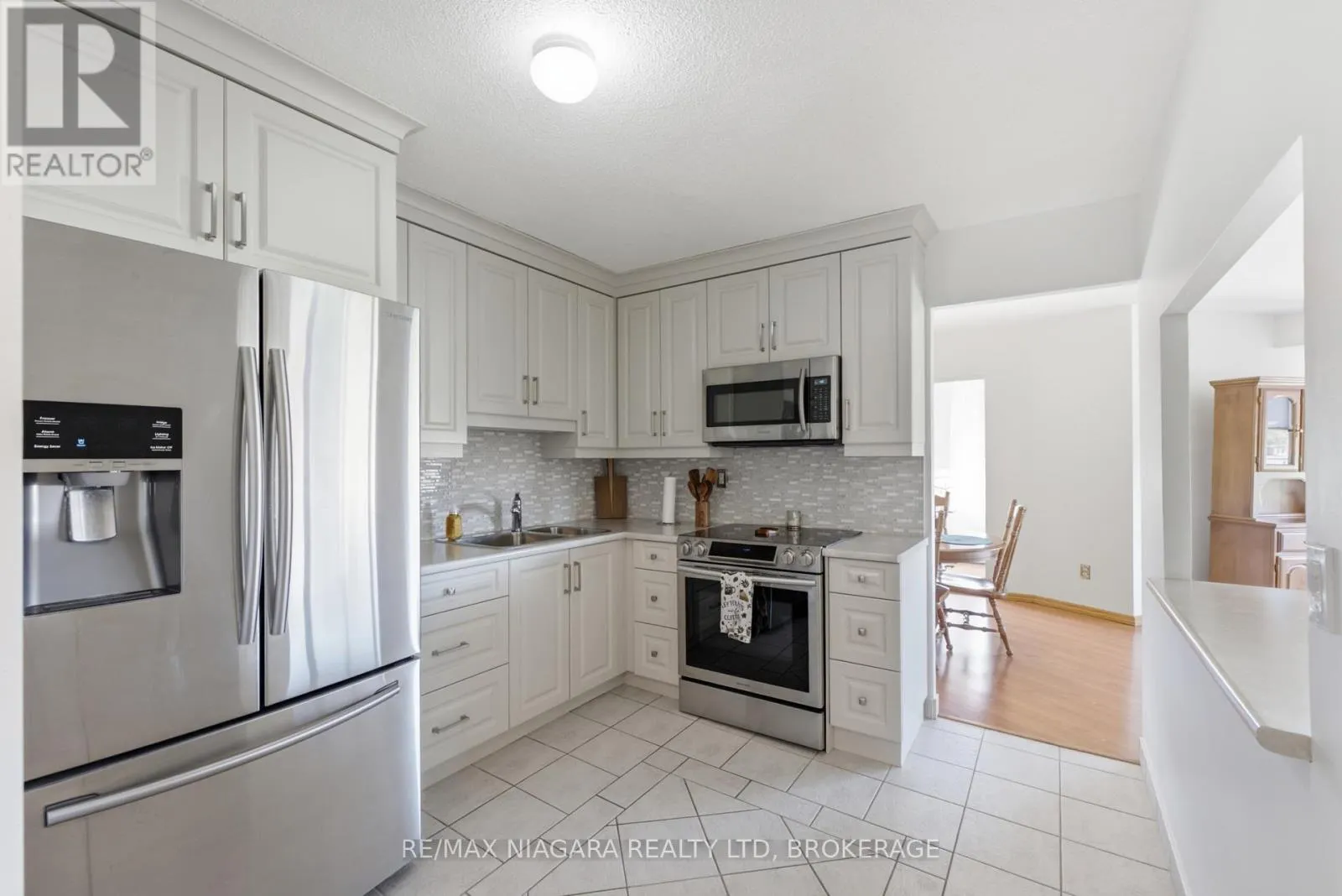411 - 7 GALE CRESCENT #411