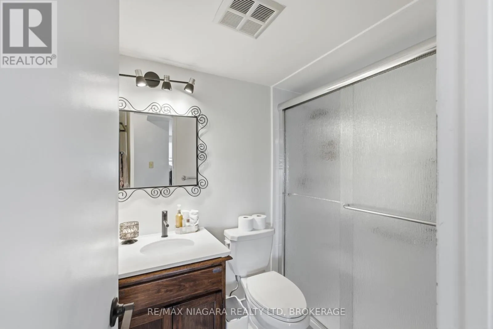 411 - 7 GALE CRESCENT #411